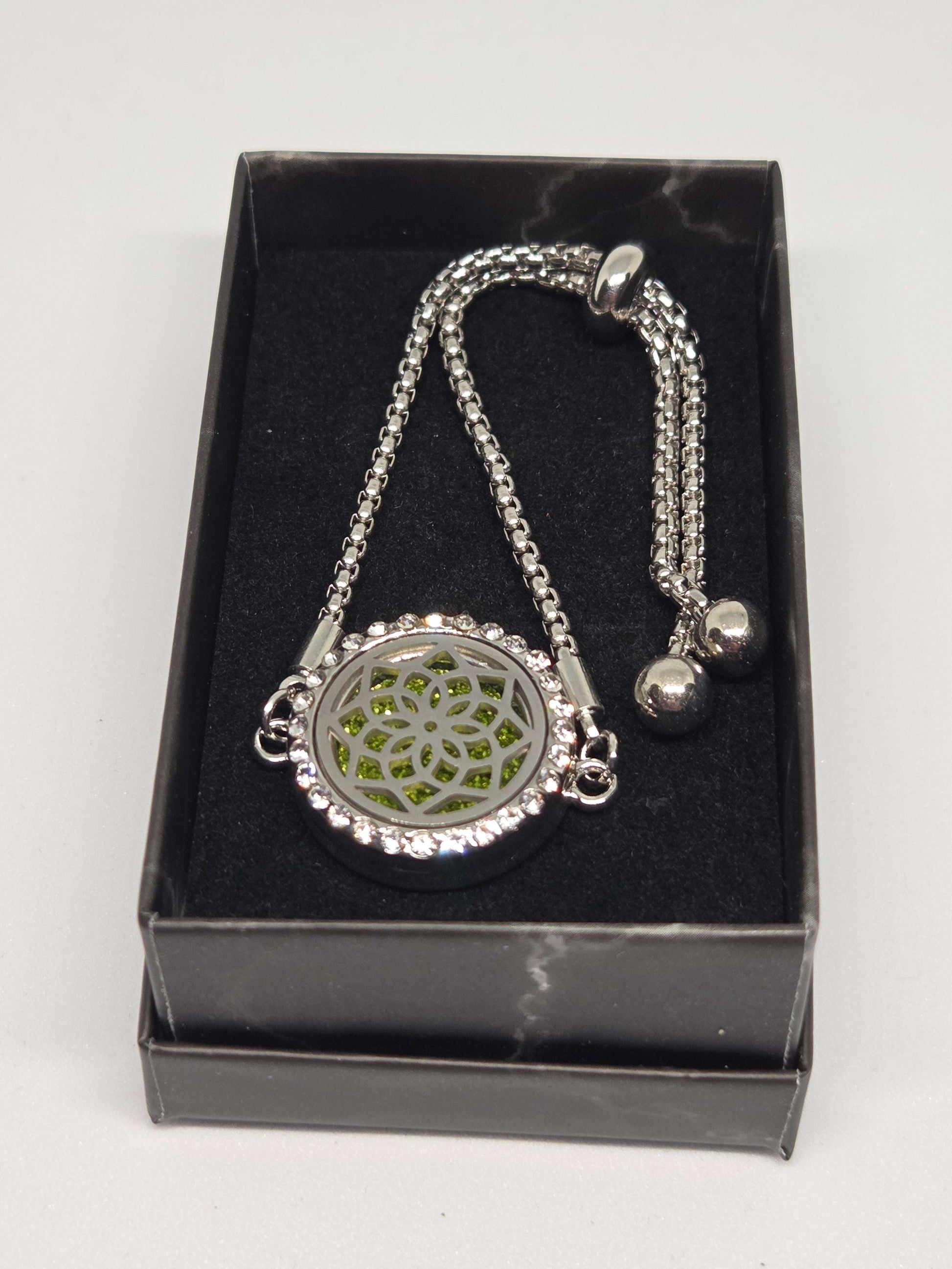 Silver coloured perfume diffuser bracelet flower petals design - MAZAROMA