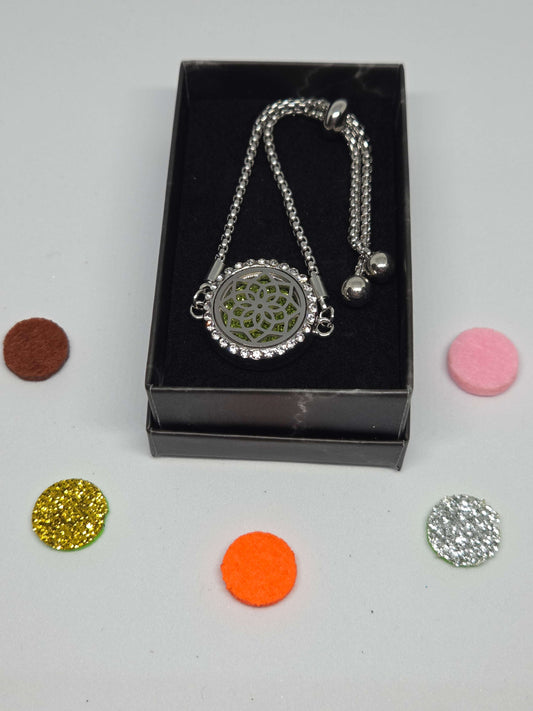 Silver coloured perfume diffuser bracelet flower petals design - MAZAROMA